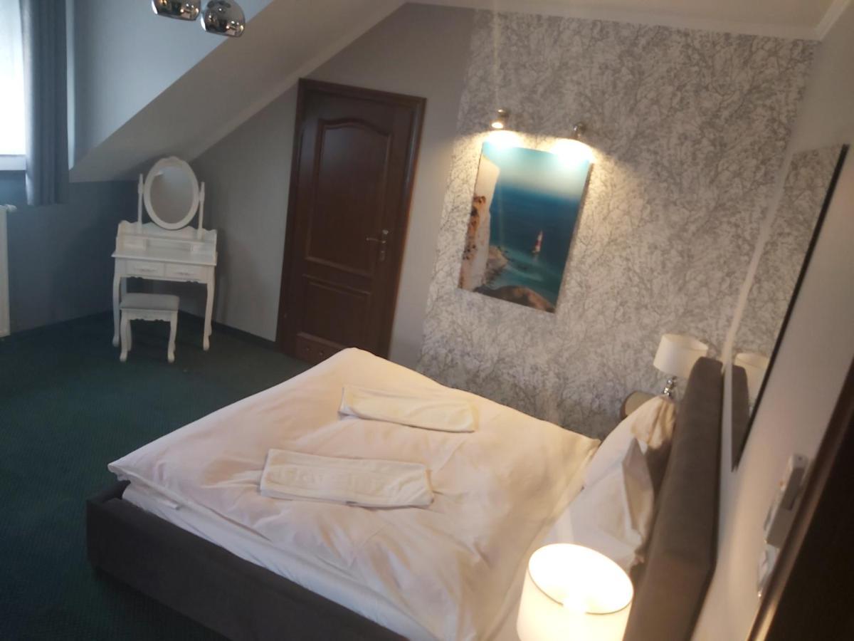 Fox Hotel